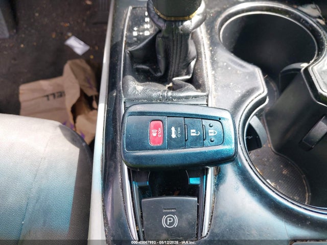 4T1B31HK3JU506388 Toyota Camry Hybrid Le