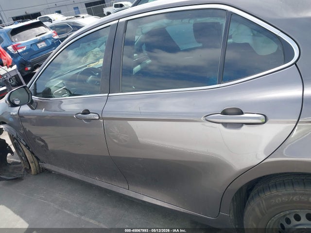 4T1B31HK3JU506388 Toyota Camry Hybrid Le