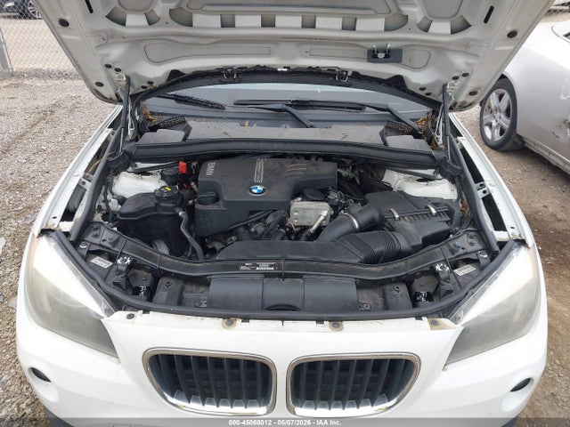 2015 Bmw X1 Sdrive28i მანქანა იყიდება აუქციონზე, vin: WBAVM1C50FVW57039, აუქციონის ნომერი: 45068012