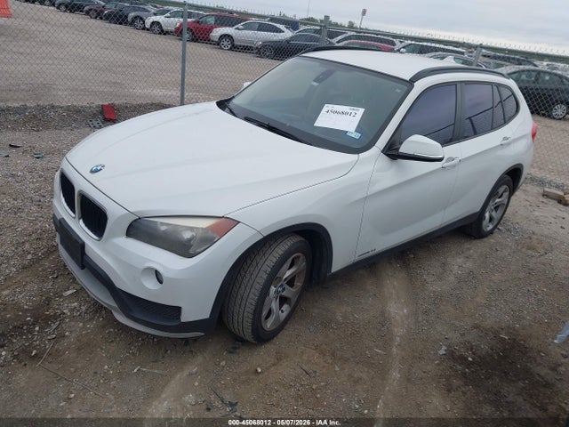2015 Bmw X1 Sdrive28i მანქანა იყიდება აუქციონზე, vin: WBAVM1C50FVW57039, აუქციონის ნომერი: 45068012