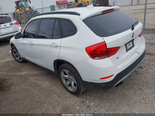 2015 Bmw X1 Sdrive28i მანქანა იყიდება აუქციონზე, vin: WBAVM1C50FVW57039, აუქციონის ნომერი: 45068012