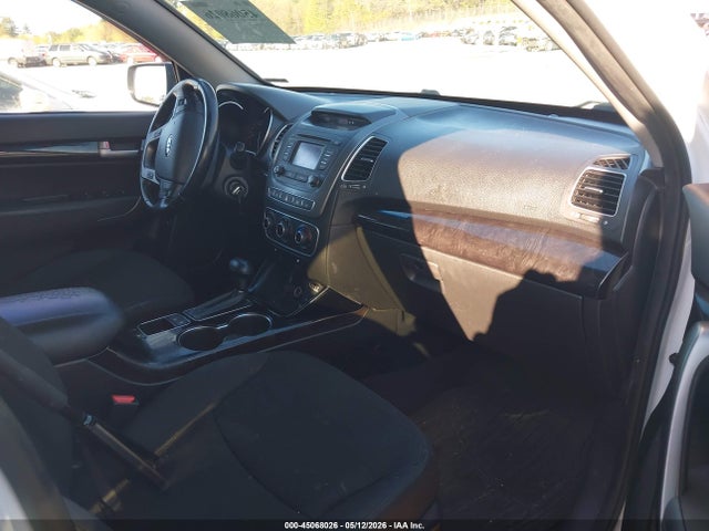 Продажа на аукционе авто 2015 Kia Sorento Lx, vin: 5XYKTCA64FG607865, номер лота: 45068026