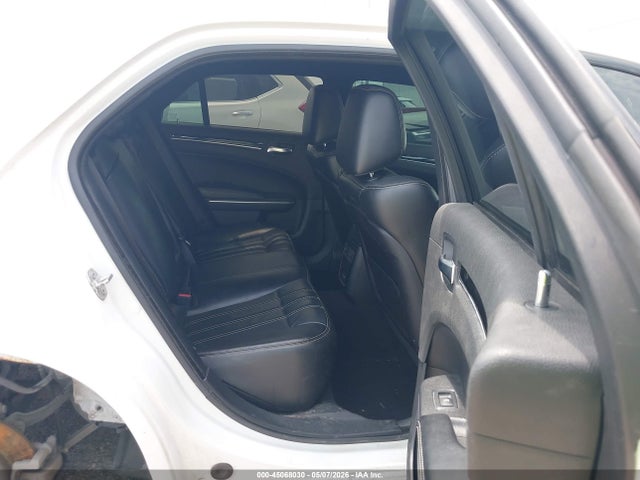 2019 Chrysler 300 300s მანქანა იყიდება აუქციონზე, vin: 2C3CCABG7KH659104, აუქციონის ნომერი: 45068030
