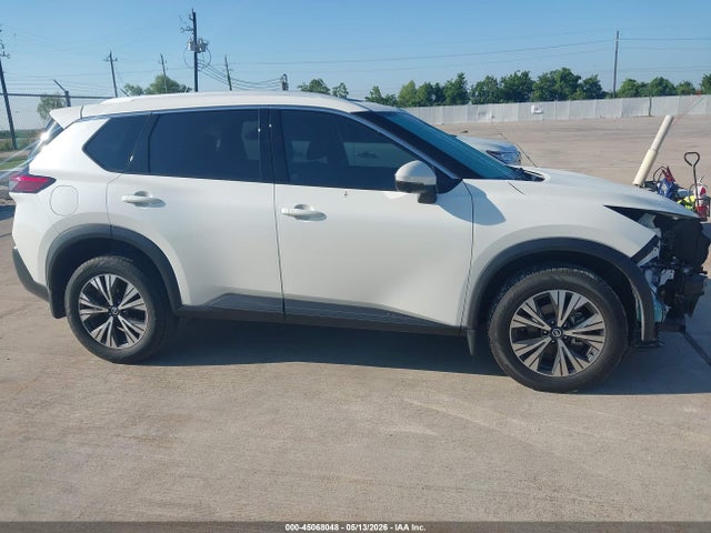 JN8AT3BA3MW017515 Nissan Rogue Sv Fwd