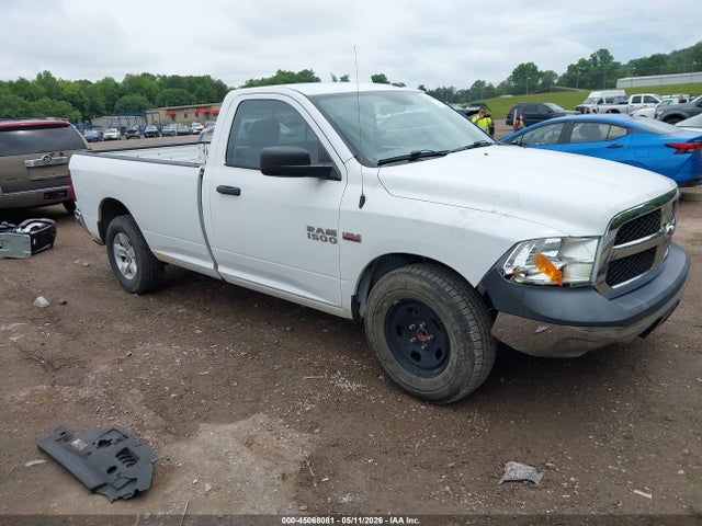 45068081 :رقم المزاد ، 3C6JR6DT0JG234287 vin ، 2018 Ram 1500 Tradesman  4x2 8' Box مزاد بيع