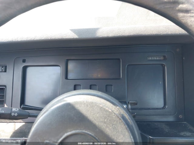 45068109 :رقم المزاد ، 1G1YY0788F5106224 vin ، 1985 Chevrolet Corvette مزاد بيع