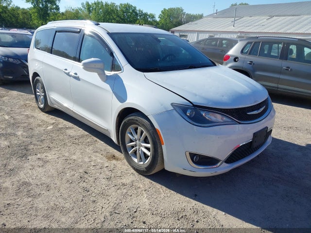 2018 Chrysler Pacifica Touring L მანქანა იყიდება აუქციონზე, vin: 2C4RC1BG4JR158170, აუქციონის ნომერი: 45068117