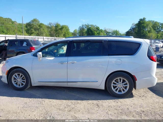 2018 Chrysler Pacifica Touring L მანქანა იყიდება აუქციონზე, vin: 2C4RC1BG4JR158170, აუქციონის ნომერი: 45068117