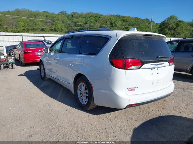 2018 Chrysler Pacifica Touring L მანქანა იყიდება აუქციონზე, vin: 2C4RC1BG4JR158170, აუქციონის ნომერი: 45068117