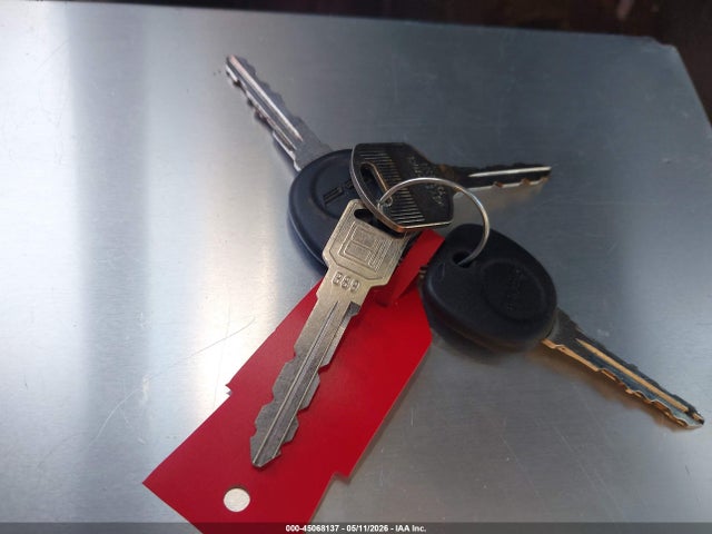 45068137 :رقم المزاد ، 1G8ZF548X2Z131285 vin ، 2002 Saturn S-series Sl مزاد بيع