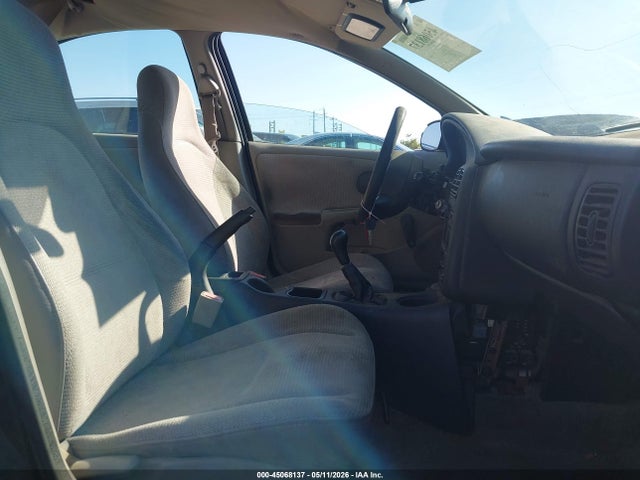 45068137 :رقم المزاد ، 1G8ZF548X2Z131285 vin ، 2002 Saturn S-series Sl مزاد بيع