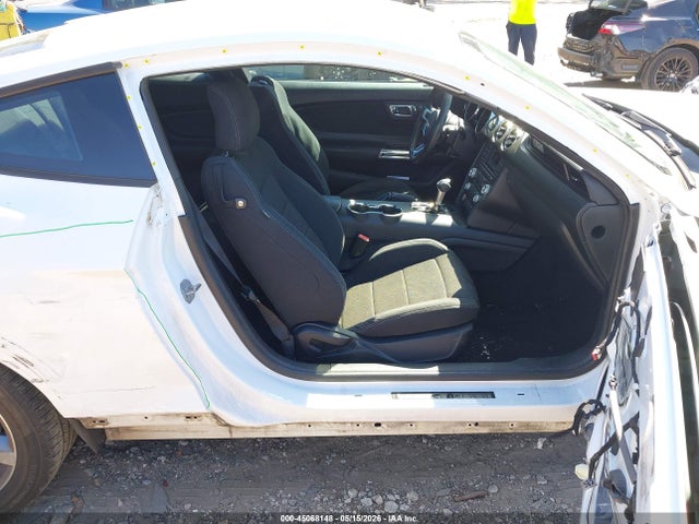 45068148 :رقم المزاد ، 1FA6P8AM9G5326095 vin ، 2016 Ford Mustang V6 مزاد بيع