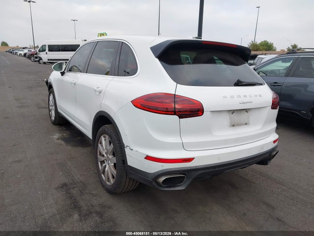 45068151 :رقم المزاد ، WP1AA2A26GKA11532 vin ، 2016 Porsche Cayenne مزاد بيع