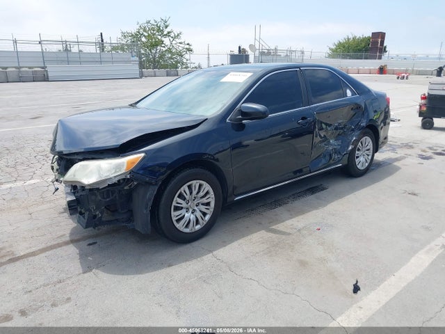 45068241 :رقم المزاد ، 4T4BF1FK9CR245335 vin ، 2012 Toyota Camry Le مزاد بيع