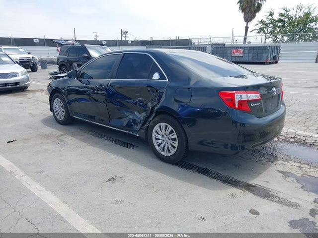 45068241 :رقم المزاد ، 4T4BF1FK9CR245335 vin ، 2012 Toyota Camry Le مزاد بيع