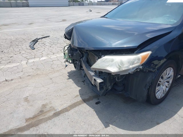 45068241 :رقم المزاد ، 4T4BF1FK9CR245335 vin ، 2012 Toyota Camry Le مزاد بيع
