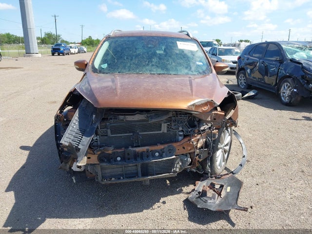 45068280 :رقم المزاد ، 1FMCU0J97HUA93372 vin ، 2017 Ford Escape Titanium مزاد بيع
