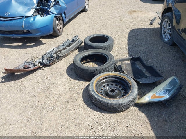 45068280 :رقم المزاد ، 1FMCU0J97HUA93372 vin ، 2017 Ford Escape Titanium مزاد بيع