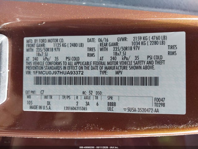 45068280 :رقم المزاد ، 1FMCU0J97HUA93372 vin ، 2017 Ford Escape Titanium مزاد بيع