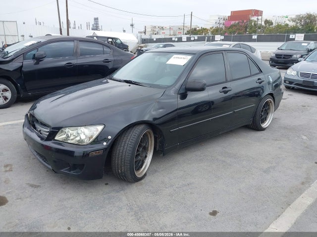 45068307 :رقم المزاد ، JTHBD192420034967 vin ، 2002 Lexus Is 300 Base W/5-speed Manual مزاد بيع