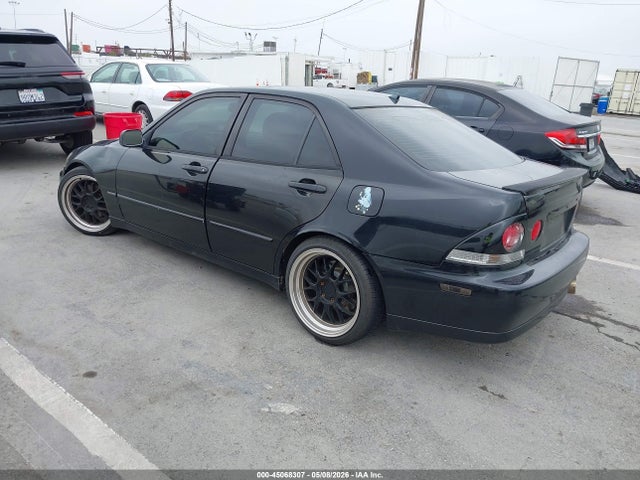 45068307 :رقم المزاد ، JTHBD192420034967 vin ، 2002 Lexus Is 300 Base W/5-speed Manual مزاد بيع