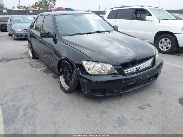 45068307 :رقم المزاد ، JTHBD192420034967 vin ، 2002 Lexus Is 300 Base W/5-speed Manual مزاد بيع