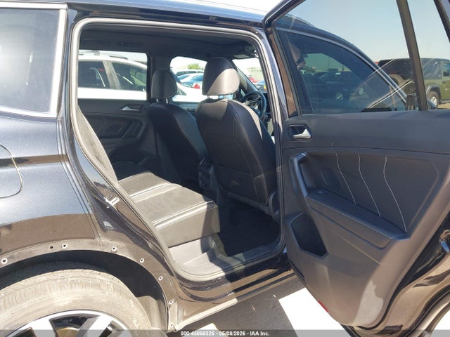 Продаж на аукціоні авто 2022 Volkswagen Tiguan 2.0t Sel R-line, vin: 3VV4B7AX5NM013770, номер лоту: 45068325