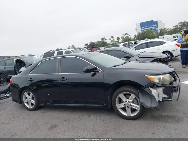 4T1BF1FK1EU857722 Toyota CAMRY SE