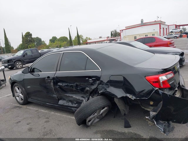 4T1BF1FK1EU857722 Toyota CAMRY SE