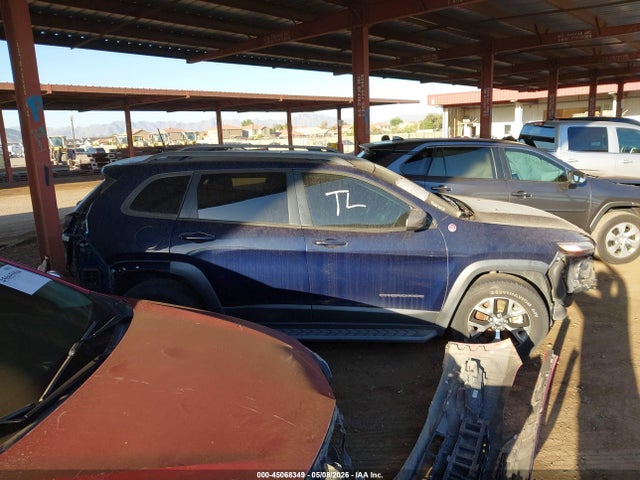 Продаж на аукціоні авто 2016 Jeep Cherokee Trailhawk, vin: 1C4PJMBS1GW122939, номер лоту: 45068349