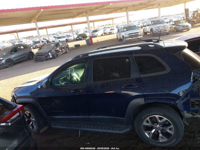 Продаж на аукціоні авто 2016 Jeep Cherokee Trailhawk, vin: 1C4PJMBS1GW122939, номер лоту: 45068349
