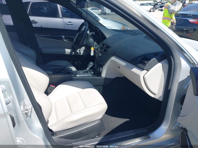 45068372 :رقم المزاد ، WDDGF77X09F304616 vin ، 2009 Mercedes-benz C 63 Amg مزاد بيع