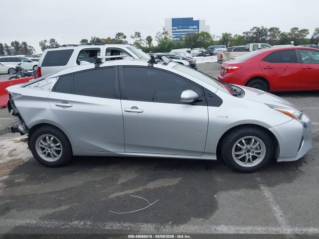 JTDKARFU0G3015630 Toyota Prius Three