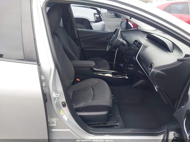 JTDKARFU0G3015630 Toyota Prius Three