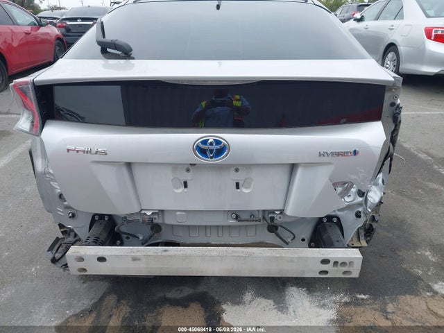 JTDKARFU0G3015630 Toyota Prius Three
