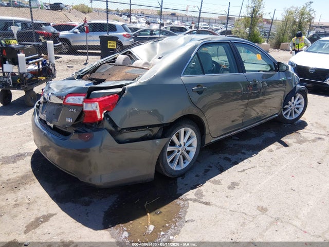 2014 Toyota Camry Hybrid Xle მანქანა იყიდება აუქციონზე, vin: 4T1BD1FK3EU118745, აუქციონის ნომერი: 45068453