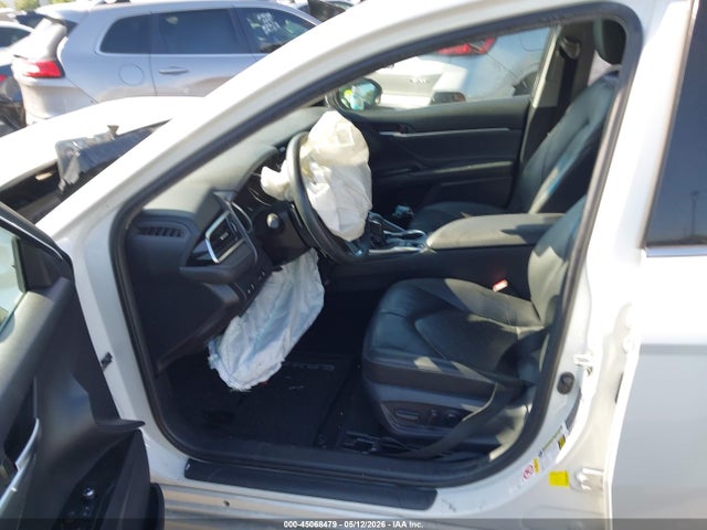 4T1B61HK8JU059502 Toyota CAMRY XSE