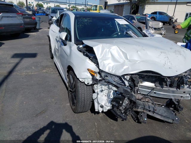 4T1B61HK8JU059502 Toyota CAMRY XSE