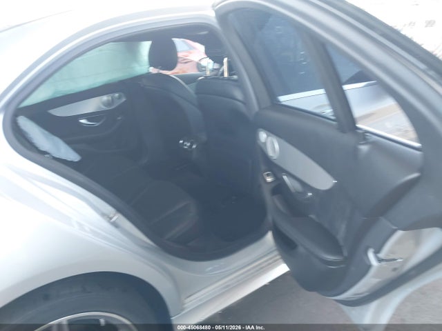55SWF4JB6JU253194 Mercedes-Benz C 300