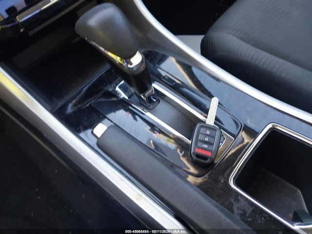 1HGCR2F36HA216085 Honda ACCORD LX