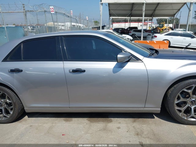 Chrysler 300 300s 2018 2C3CCABG9JH223014 Image 14