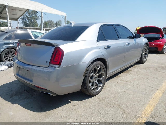 Chrysler 300 300s 2018 2C3CCABG9JH223014 Image 4
