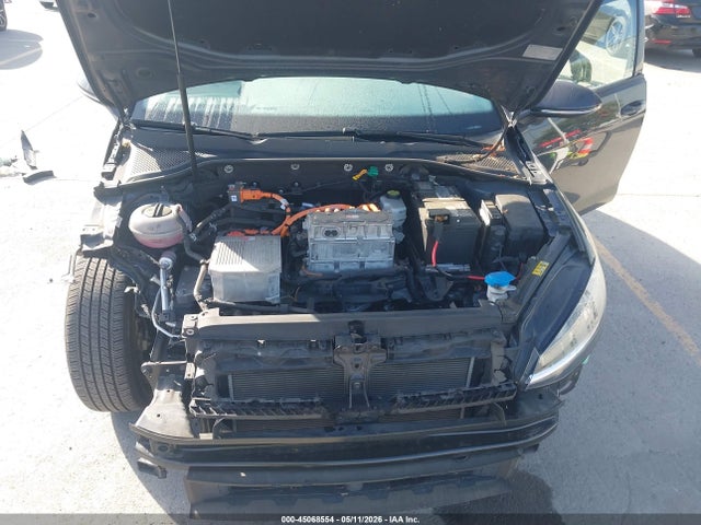 WVWKR7AU9HW950374 Volkswagen E-golf Se