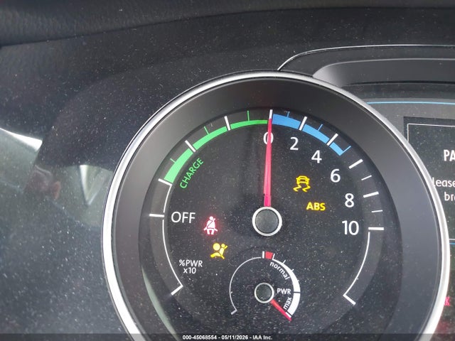 WVWKR7AU9HW950374 Volkswagen E-golf Se