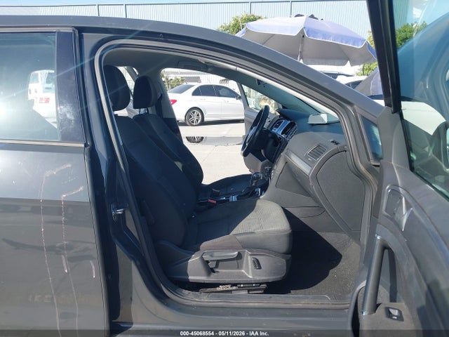 WVWKR7AU9HW950374 Volkswagen E-golf Se