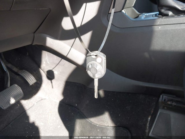 Продажа на аукционе авто 2017 Ford Escape Se, vin: 1FMCU9GD1HUD94414, номер лота: 45068636
