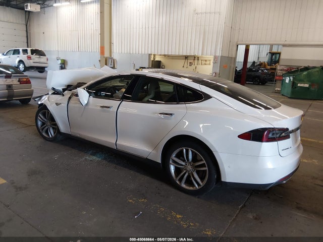 Tesla Model S P85 2014 5YJSA1H13EFP63681 Image 3