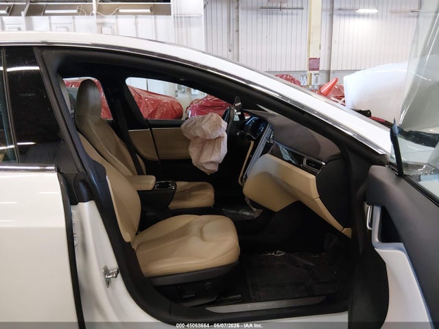 Tesla Model S P85 2014 5YJSA1H13EFP63681 Image 5