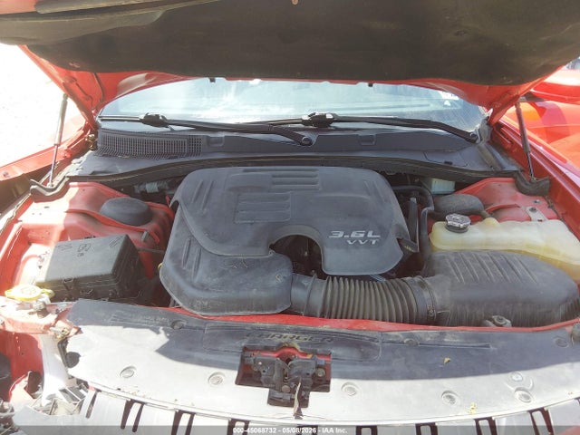 2C3CDXHG6JH218084 Dodge Charger Sxt Plus Rwd