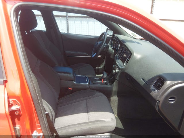 2C3CDXHG6JH218084 Dodge Charger Sxt Plus Rwd